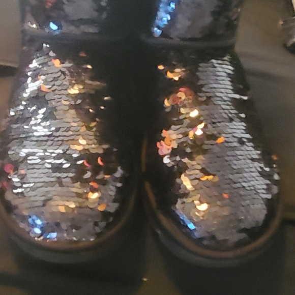 Boots - Picture 1 of 4